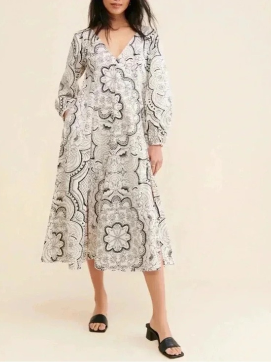 Anthropologie Dresses & Skirts - ANTHROPOLOGIE Long-Sleeve V-Neck Dress Size Small NWT